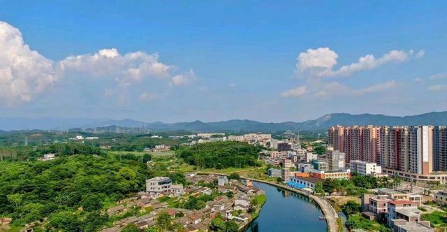 广东省“富到漏油”的县面积比2个香港大常住人口超过120万(图4)